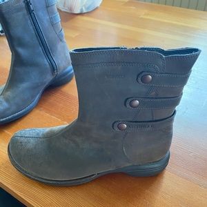 Merrill Women’s Boots size 9.5